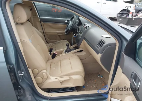 2006 Volkswagen Jetta 2.5 z USA, uszkodzony, nr VIN 3VWRF71K96M745380